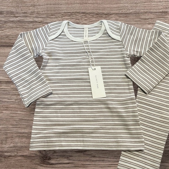 Quincy Mae Rib tee +legging set//Oat stripe 6-12, 12-18 months - Picture 4 of 5